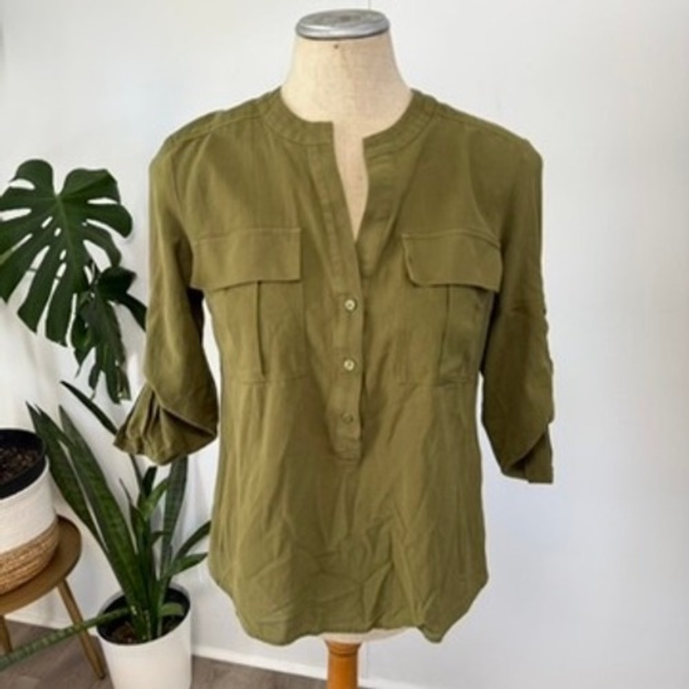 Trina Turk Utility Blouse Womens S Olive Green Roll Tab 3/4 Sleeve Henley Top